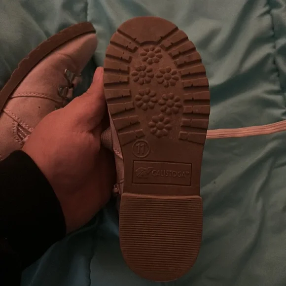 Girls pink booties - Picture 4 of 4